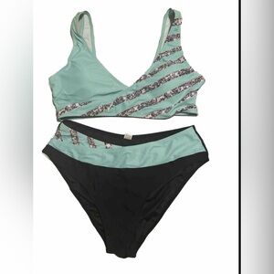 W’s 2 PC Bathing Suit/Bikini|Size L|NWOT| Black& Teal w Silver Sparkled Stripes